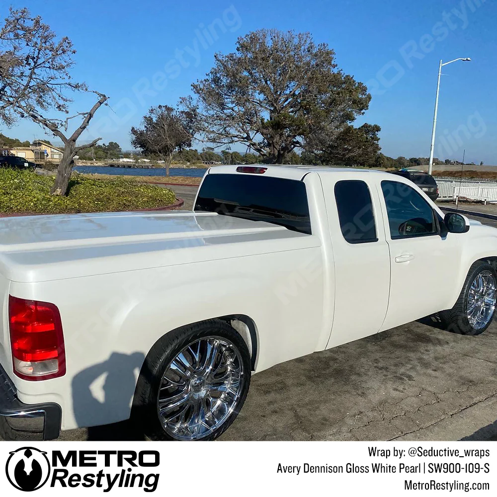 Avery Dennison SW900 Gloss White Pearl Vinyl Wrap | SW900-109-S - Image 4